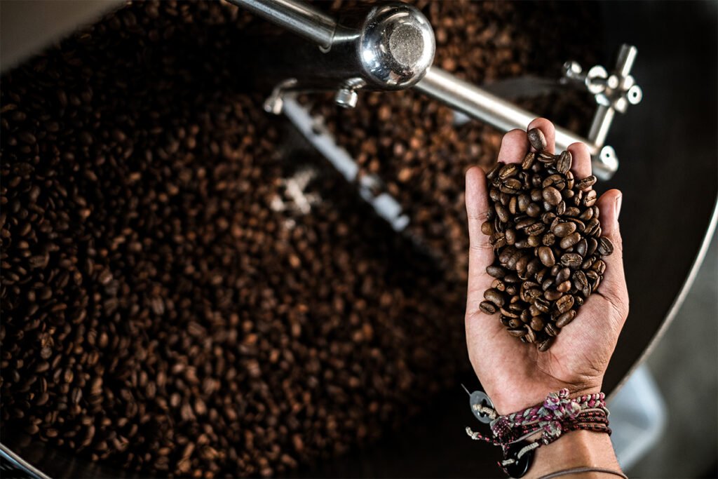 Beli biji kopi online mudah & cepat. Temukan berbagai coffee beans, roast profile & ukuran hanya di VOTRRO Coffee Roastery.